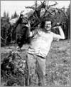 Andr Thomkins bei der Vorbereitung zur Waldplastik, 1956